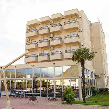 Hotel Oasis