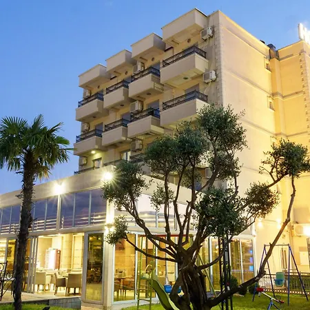 Oasis 4*