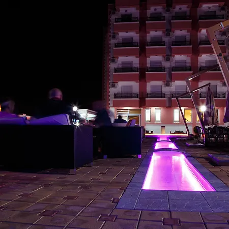 Hotel Oasis 4*