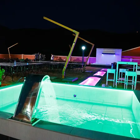 Hotel Oasis 4*
